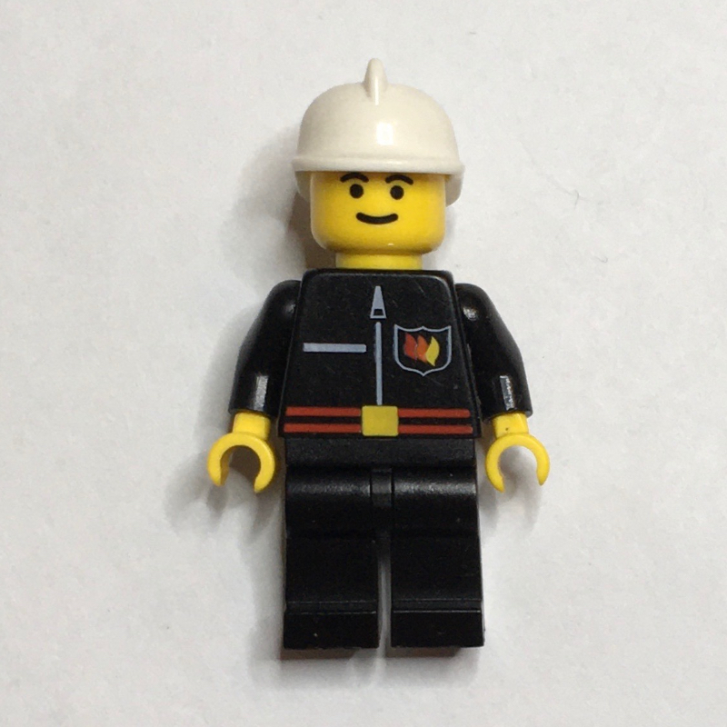 Pompier, veste de feu noir avec ceinture rouge et badge, casque blanc (Fireman, Black Fire Jacket with Red Belt and Badge, White Helmet)