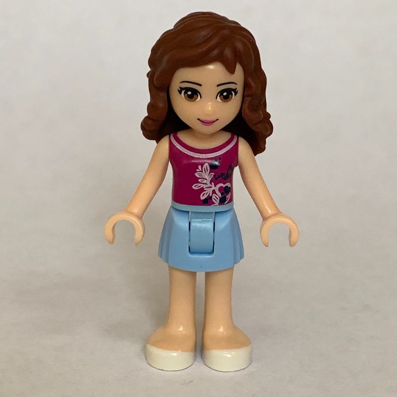 Olivia — haut magenta, jupe bleu clair vif (Olivia - Magenta Top, Bright Light Blue Skirt)
