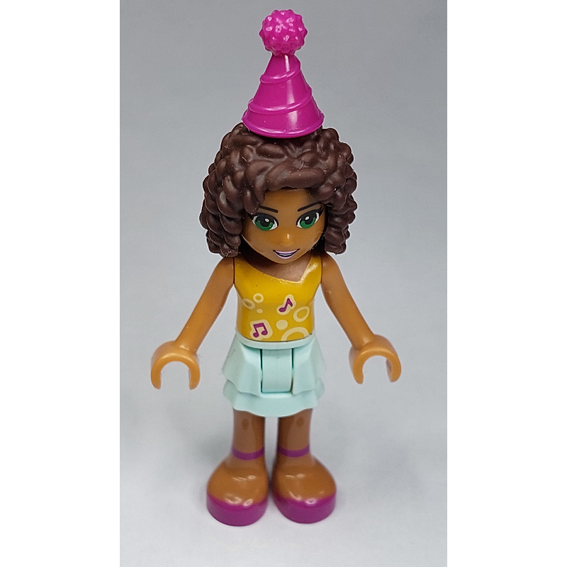 Andrea — haut orange clair vif, jupe vert d’eau clair, chapeau de fête magenta (Andrea - Bright Light Orange Top, Light Aqua Skirt, Magenta Party Hat)