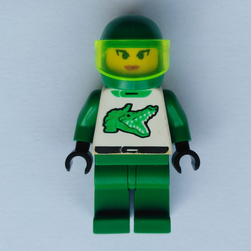 Pilote de course, femme, tenue verte et blanche avec crocodile, casque vert avec visière (Racer, Woman, Green and White Outfit with Crocodile, Green Helmet with Visor)