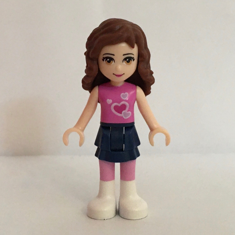 Olivia — haut rose foncé, jupe bleu foncé (Olivia - Dark Pink Top, Dark Blue Skirt)