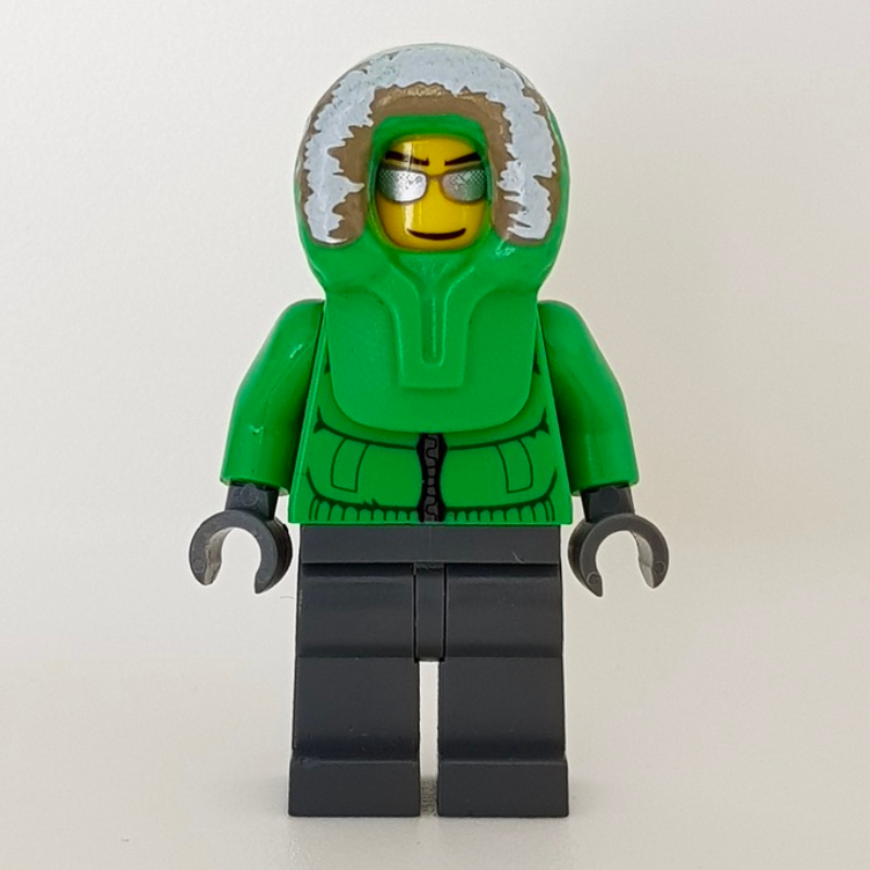 Homme, veste verte, jambes gris bleuté foncé, capuche, lunettes de soleil argentées (Man, Green Jacket, Dark Bluish Gray Legs, Hood, Silver Sunglasses)