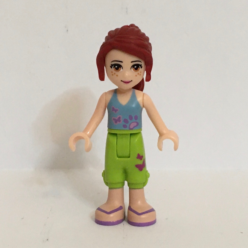 Mia — haut bleu moyen, short vert citron (Mia - Medium Blue Top, Lime Shorts)