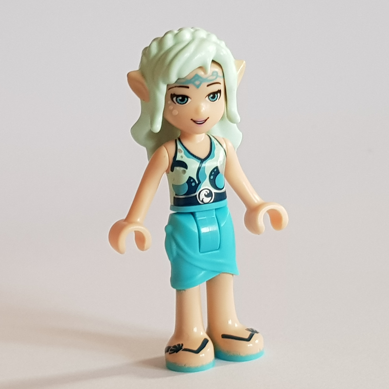 Naida riverheart avec fleur dans les cheveux (Naida Riverheart with Flower in Hair)