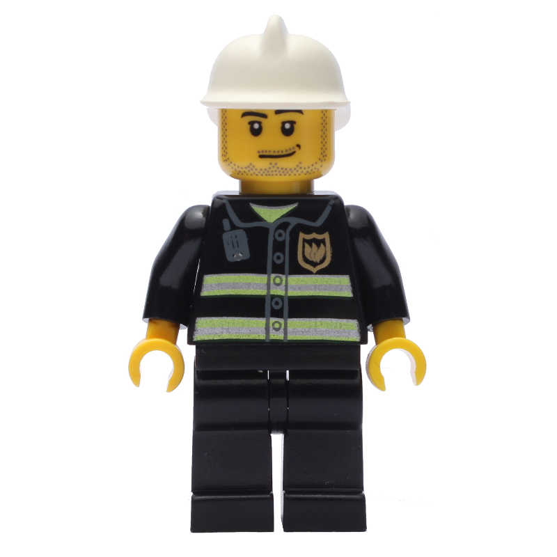 Pompier avec bandes réfléchissantes et radio, casque de feu blanc, et barbe naissante (Fireman with Reflective Stripes and Radio, White Fire Helmet, and Beard Stubble)