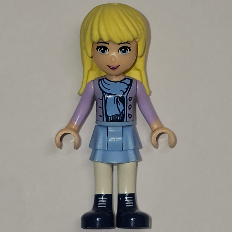 Stephanie — veste lavande, écharpe, jupe vert d’eau clair (Stephanie - Lavender Jacket, Scarf, Light Aqua Skirt)