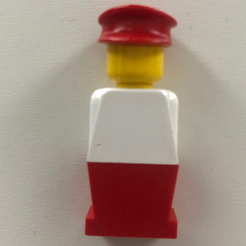 LEGOLAND torse blanc, jambes rouges, chapeau rouge (LEGOLAND White Torso, Red Legs, Red Hat)