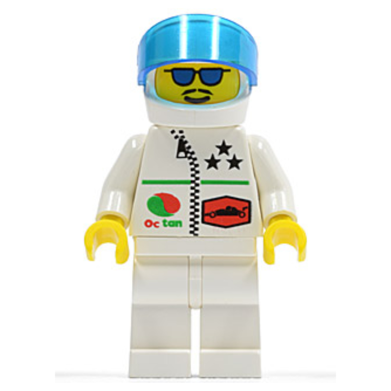 Pilote de course, veste blanche avec fermeture éclair et logo Octan, casque blanc avec visière, lunettes de soleil bleues (Racer, White Jacket with Zipper and Octan Logo, White Helmet with Visor, Blue Sunglasses)