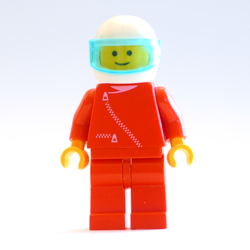 Pilote de course, veste rouge avec fermeture à glissière, casque blanc avec visière (Racer, Red Jacket with Zipper, White Helmet with Visor)