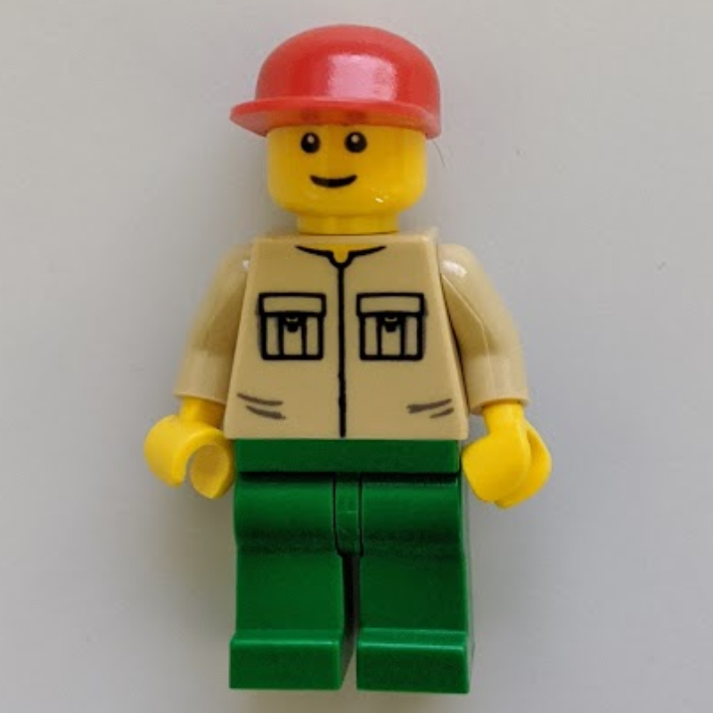 Homme, chemise beige avec poches, jambes vertes, casquette rouge (Man, Tan Shirt with Pockets, Green Legs, Red Cap)