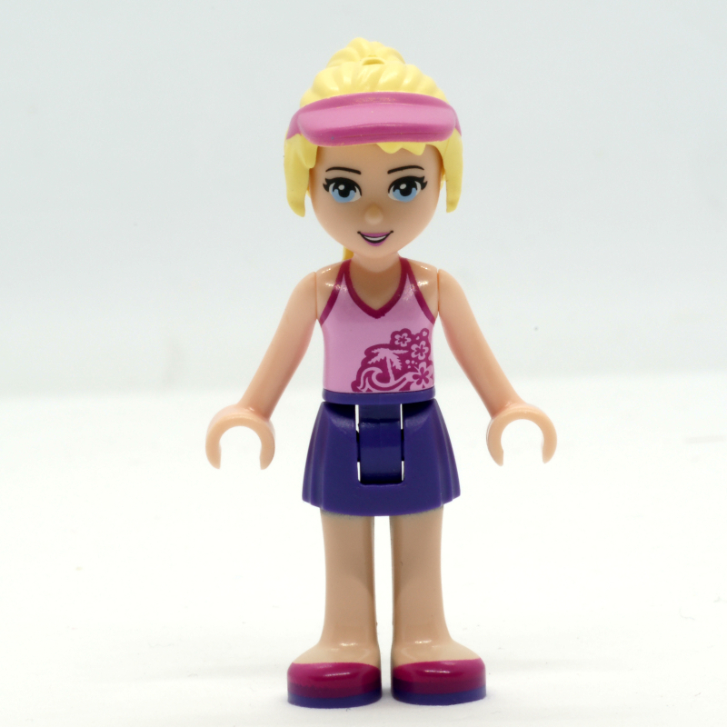Stephanie — haut rose vif, jupe pourpre foncé (Stephanie - Bright Pink Top, Dark Purple Skirt)