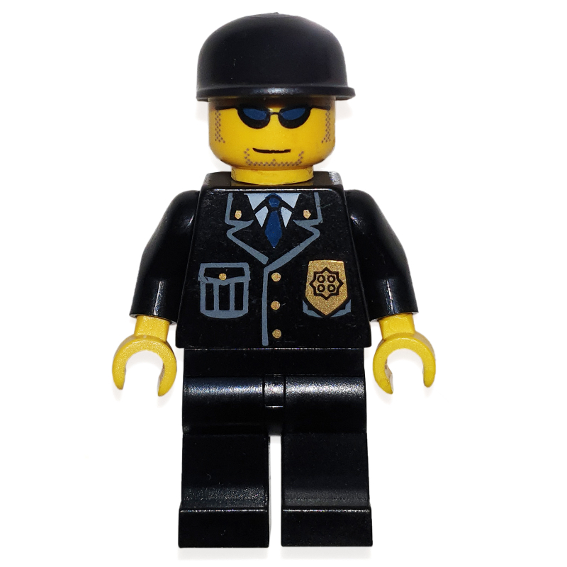 Policier, costume noir avec badge, casquette noire, lunettes de soleil (Policeman, Black Suit with Badge, Black Cap, Sunglasses)