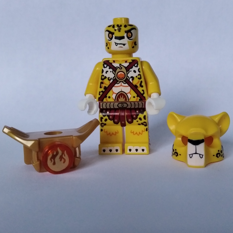Lundor avec armure d'épaule et feu chi (Lundor with Shoulder Armor and Fire Chi)