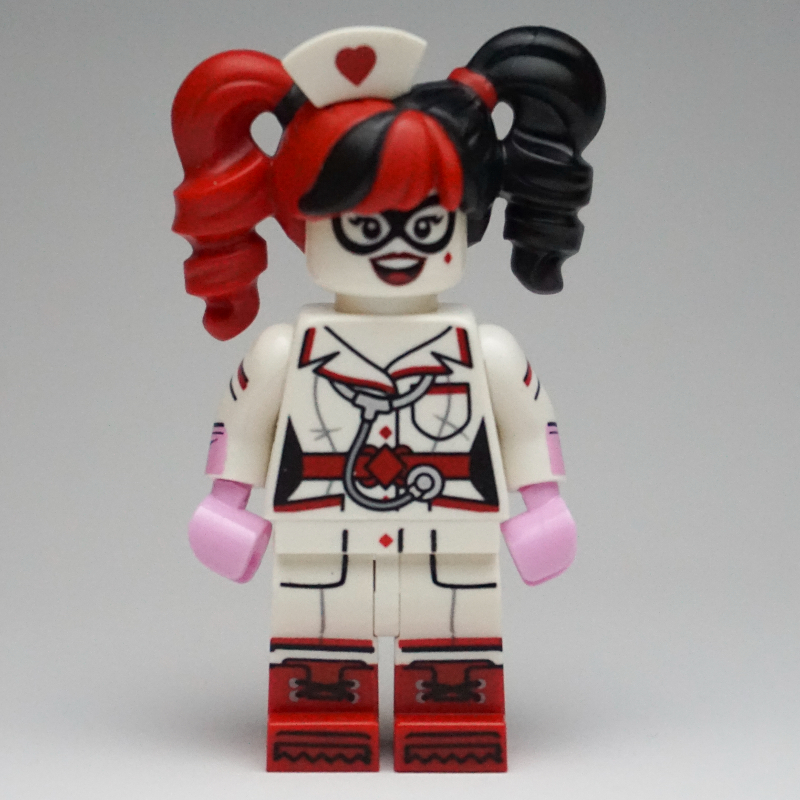 Harley Quinn en tenue d'infirmière (CMF) (Harley Quinn in Nurse Outfit (CMF))