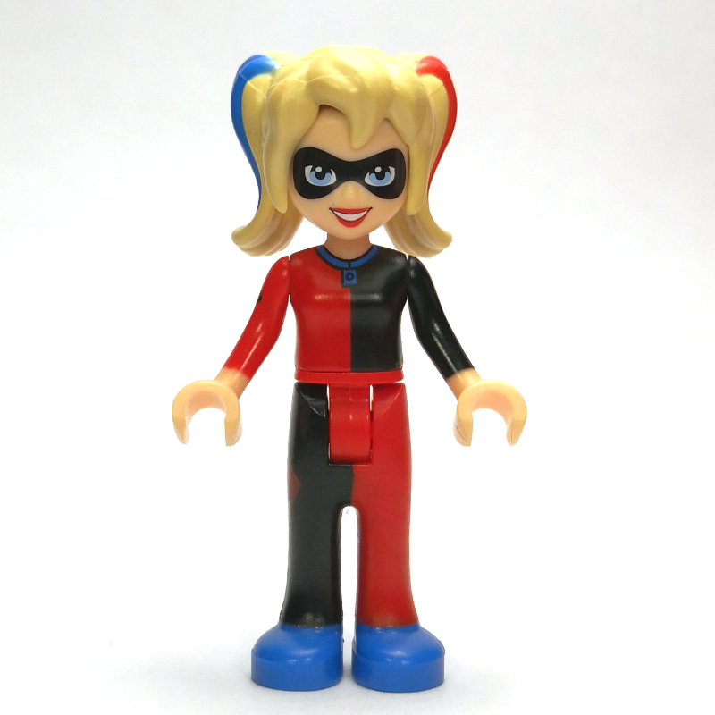 Harley Quinn avec des queues de cheval bleues et rouges (Harley Quinn with Blue and Red Ponytails)