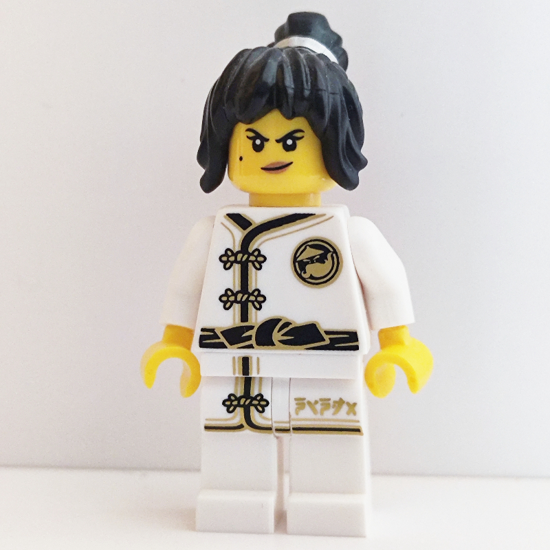 Nya en gi d'entraînement blanc avec queue de cheval (CMF) (Nya in White Training Gi with Ponytail (CMF))