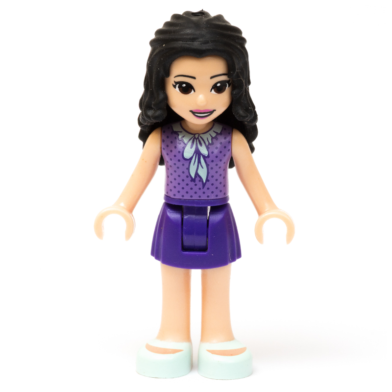 Emma — haut moyen en pointillé de lavande, jupe pourpre foncé (Emma - Medium Lavender Dotted Top, Dark Purple Skirt)