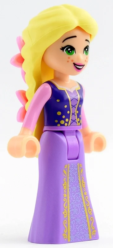 Raiponce — haut pourpre foncé, robe lavande moyen, 2 fleurs roses vives dans les cheveux (Rapunzel - Dark Purple Top, Medium Lavender Dress, 2 Bright Pink Flowers in Hair)