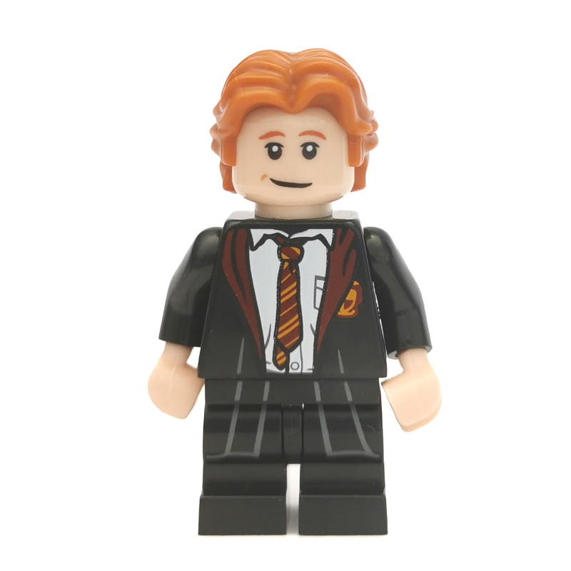 Ron Weasley, robe ouverte gryffondor avec crête (CMF) (Ron Weasley, Open Gryffindor Robe with Crest (CMF))