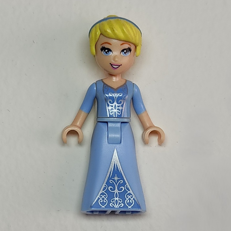 Cendrillon — robe bleu clair vif et bleu moyen (Cinderella - Bright Light Blue/Medium Blue Dress)