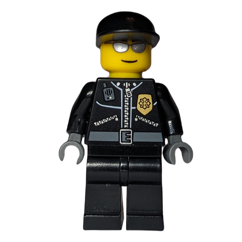 Policier, veste noire avec poche et badge, casquette noire, motif : lunettes de soleil argentées (Policeman, Black Jacket with Pocket and Badge, Black Cap, Silver Sunglasses Print)