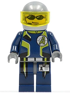 Agent chase avec casque (Agent Chase with Helmet)