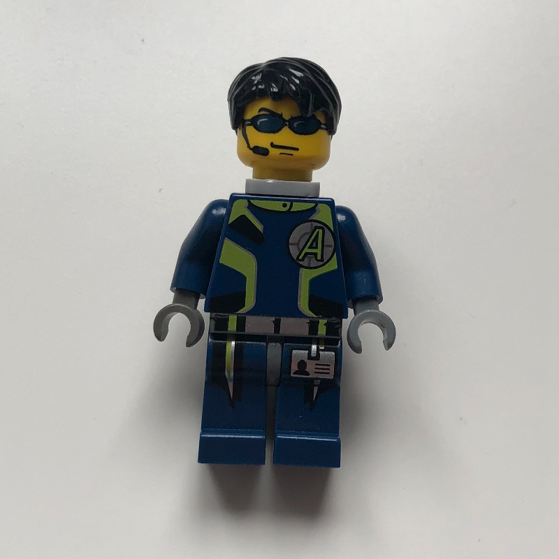 Agent chase avec support de cou (Agent Chase with Neck Bracket)