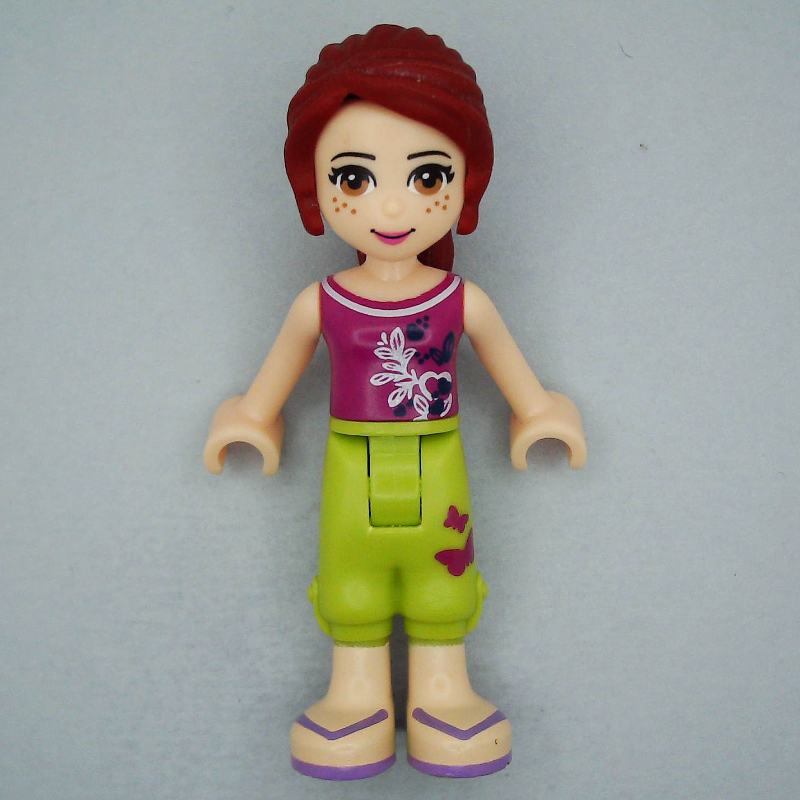 Mia — haut magenta, pantalon vert citron (Mia - Magenta Top, Lime Trousers)