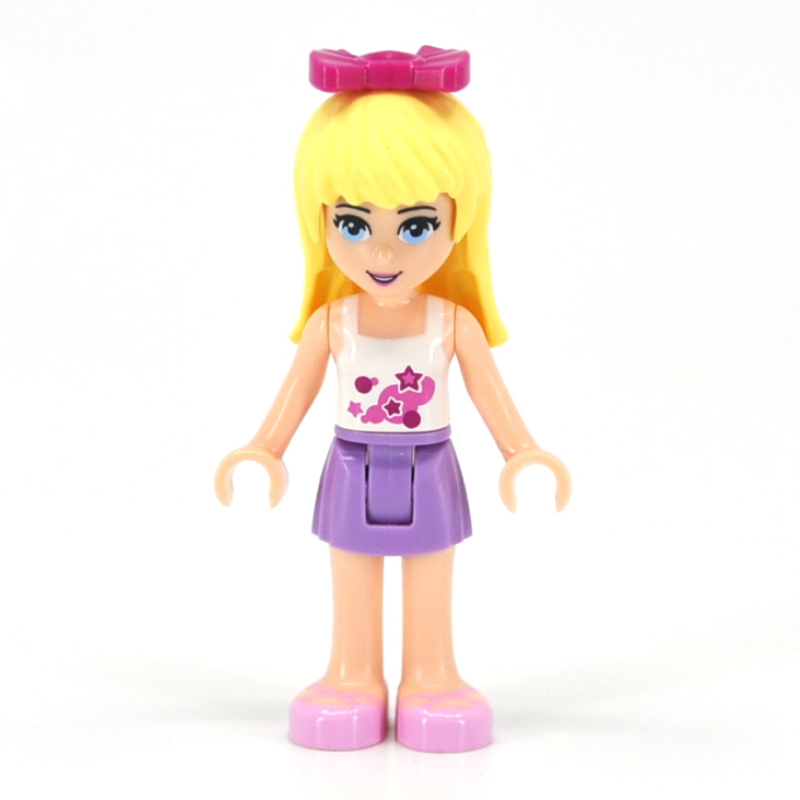 Stephanie — haut blanc, jupe lavande moyen (Stephanie - White Top, Medium Lavender Skirt)