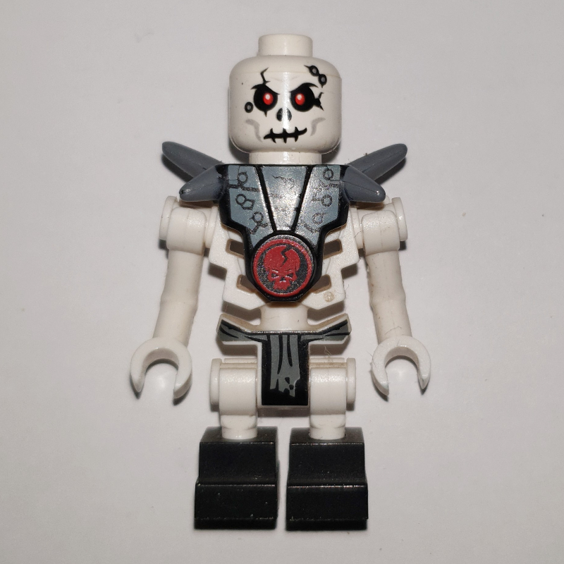 Chopov avec armure d'épaule (Chopov with Shoulder Armor)