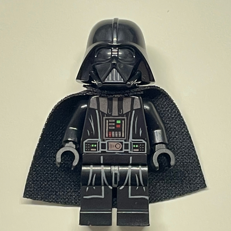 Dark Vador, peau blanche, cape 19888, carré vert sur la poitrine (Darth Vader, White Skin, 19888 Cape, Green Square on Chest Panel)