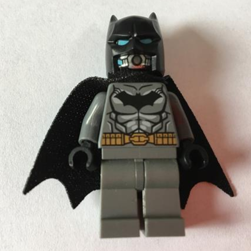 Batman, tenue gris bleuté foncé, cape et cagoule noires, combinaison de plongée (Batman, Dark Bluish Gray Suit, Black Cape and Cowl, Diving Suit)