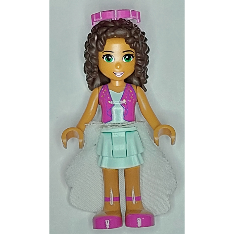 Andrea- gilet magenta, jupe vert d’eau clair (Andrea- Magenta Vest, Light Aqua Skirt)
