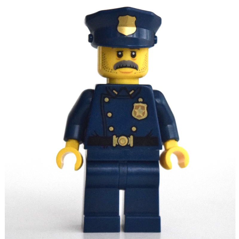 Policier, costume bleu foncé avec de grands revers et des boutons dorés, chapeau de police, moustache (Policeman, Dark Blue Suit with Large Lapels and Gold Buttons, Police Hat, Moustache)