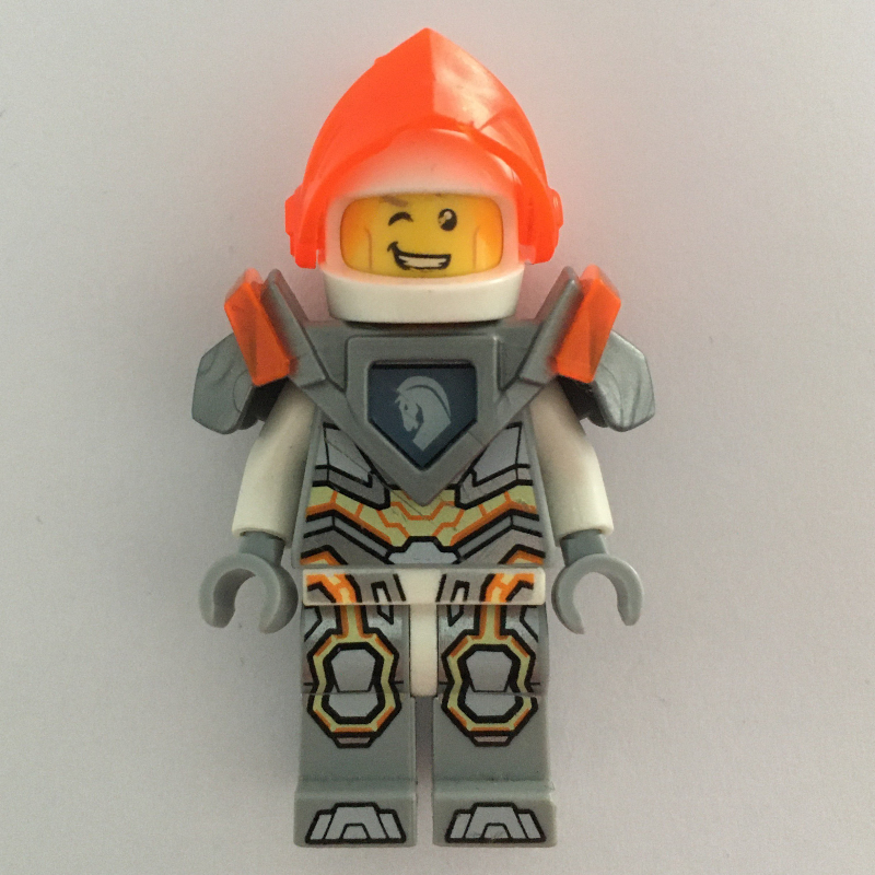 Lance richmond avec visière orange transparent-néon et armure d'épaule (Lance Richmond with Trans-Neon Orange Visor and Shoulder Armor)