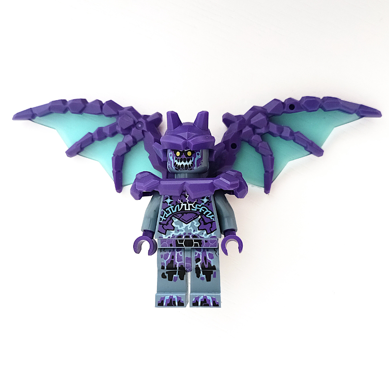 Gargouille aux ailes violet foncé et bleu transparent (Gargoyle with Dark Purple and Trans-Blue Wings)