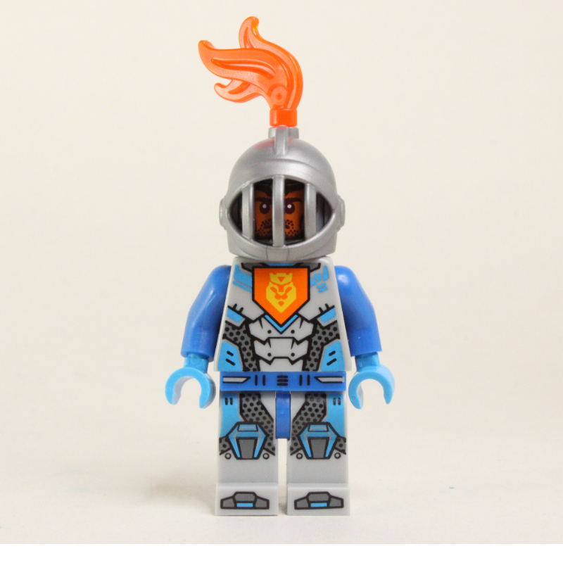 Nexo chevalier soldat avec casque avec panache orange transparent-néon (Nexo Knight Soldier with Helmet with Trans-Neon Orange Plume)