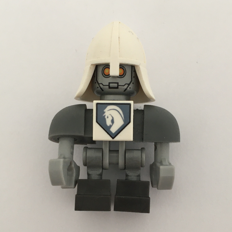 Lance bot avec casque blanc (Lance Bot with White Helmet)