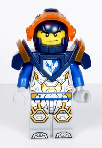 Clay moorington avec armure bleu foncé (Clay Moorington with Dark Blue Armor)
