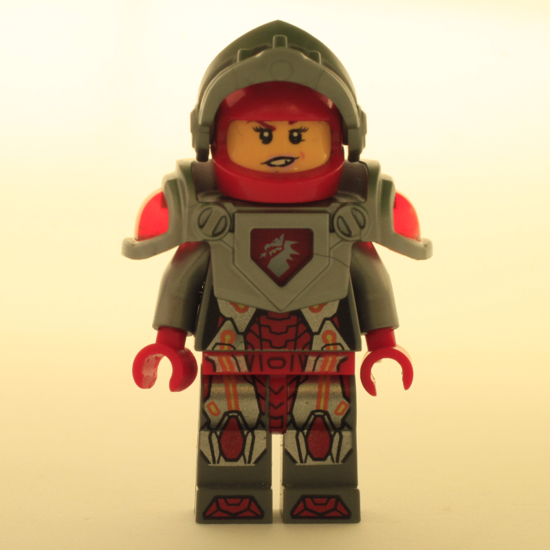 Macy halbert avec armure d'épaule arrondie (Macy Halbert with Rounded Shoulder Armor)