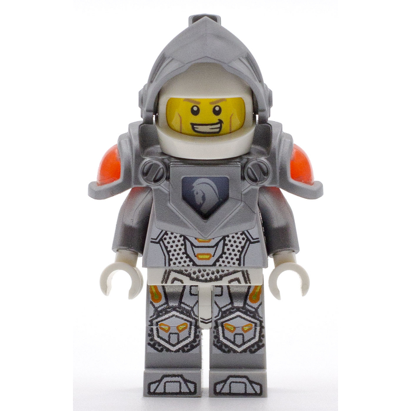 Lance richmond avec visière plate en argent et armure (Lance Richmond with Flat Silver Visor and Armor)