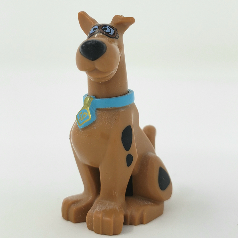 Scooby-doo assis avec des lunettes (Scooby-Doo Sitting Down with Goggles)