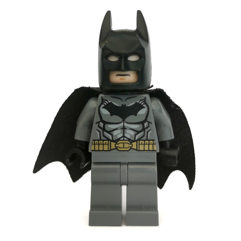 Batman, tenue gris bleuté foncé, cape et cagoule noires, tête nougat clair, hanches gris bleuté foncé, contour des muscles (Batman, Dark Bluish Gray Suit, Black Cape and Cowl, Light Nougat Head, Dark Bluish Gray Hips, Muscles Outline)