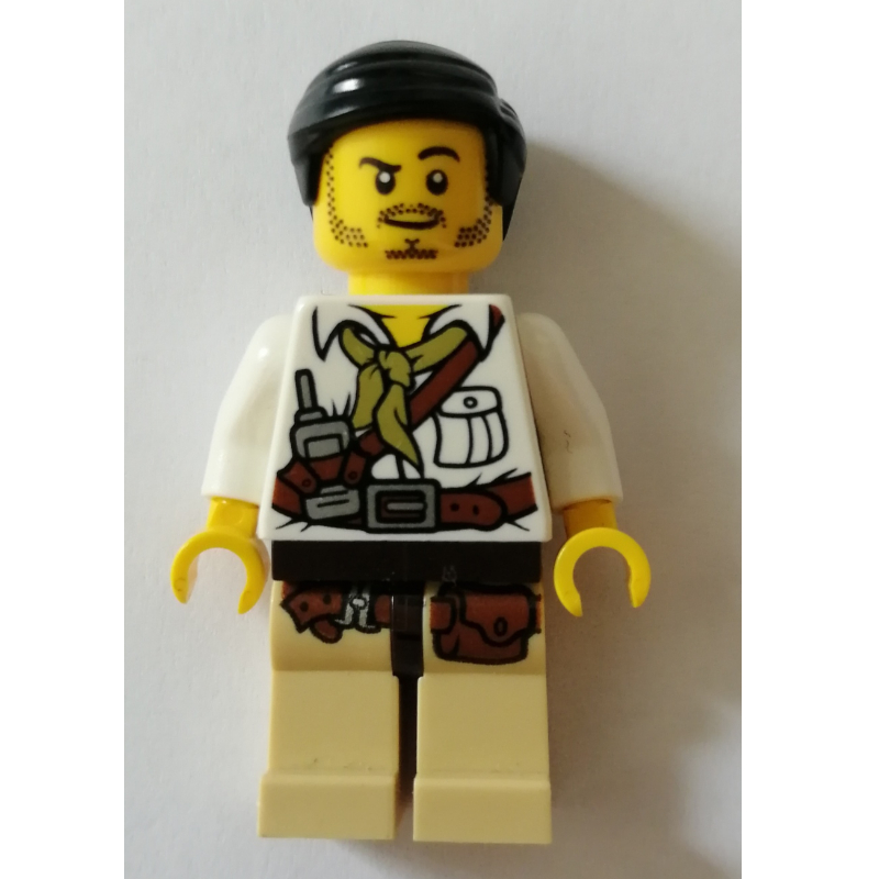 Héros avec chemise blanche et radio à la ceinture (Hero with White Shirt and Radio in Belt)