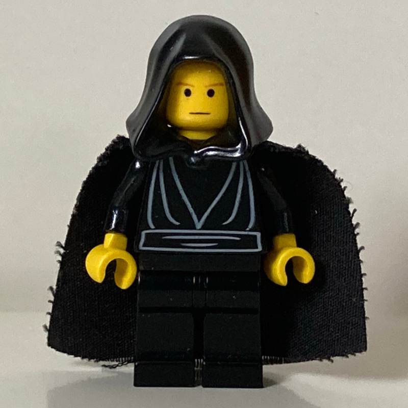 Luke Skywalker, robe noire, peau jaune, cape noire et capuche (Luke Skywalker, Black Robes, Yellow Skin, Black Cape and Hood)