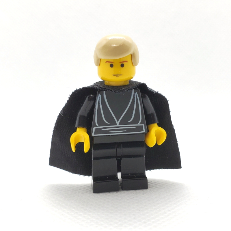 Luke Skywalker, robe noire, peau jaune, cape noire (Luke Skywalker, Black Robes, Yellow Skin, Black Cape)