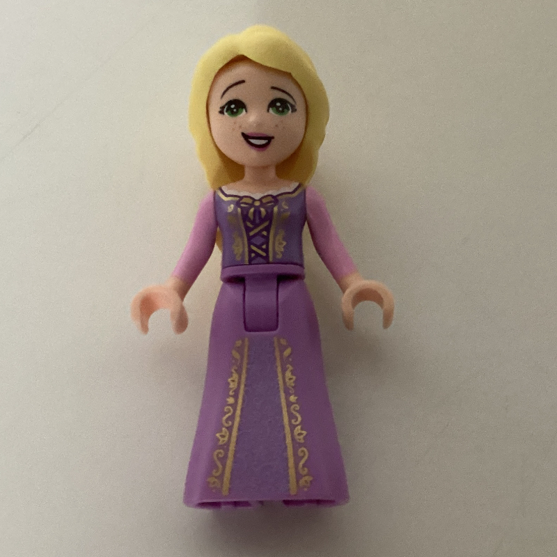 Raiponce — robe lavande moyen, 1 fleur dans les cheveux (Rapunzel - Medium Lavender Dress, 1 Flower in Hair)