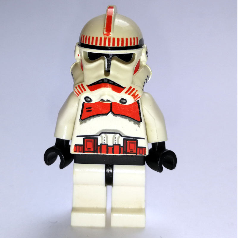 Clone shock trooper, marques rouges, tête noire unie, hanches noires (Clone Shock Trooper, Red Markings, Plain Black Head, Black Hips)