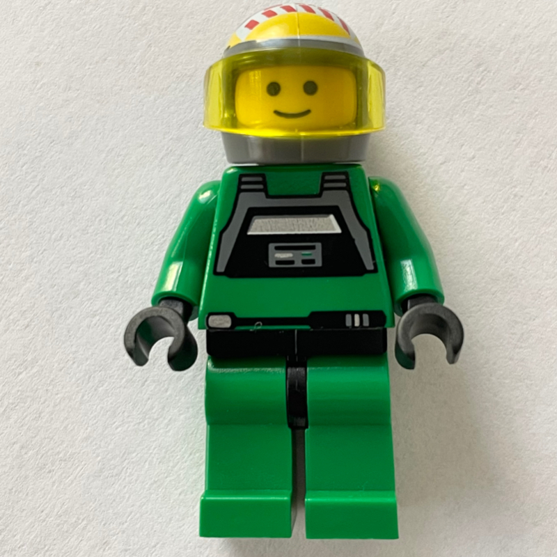 Pilote rebelle A-wing, uniforme vert, yeux noirs, visière jaune transparent (Rebel Pilot A-wing, Green Uniform, Black Eyes, Trans-Yellow Visor)
