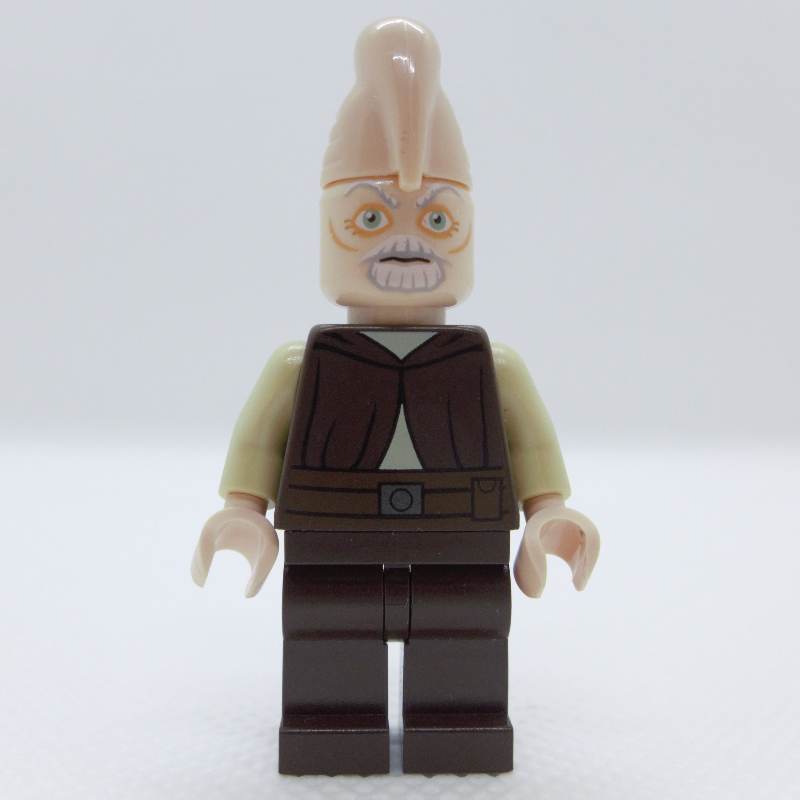 Ki-Adi-Mundi, jambes simples (Ki-Adi-Mundi, Plain Legs)